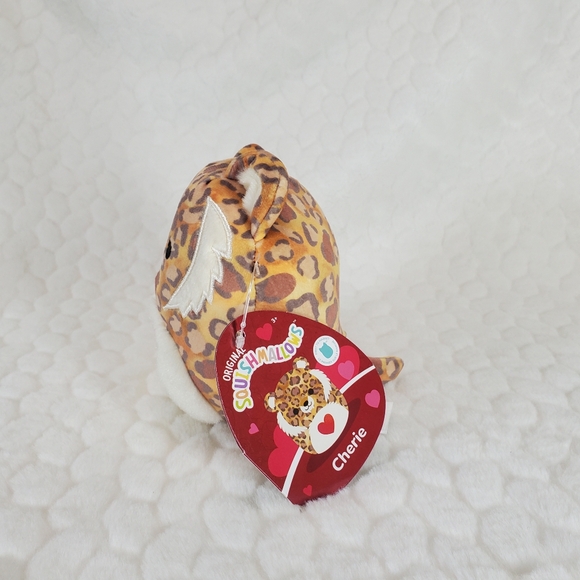 Cherie Squishmallows Sabre Tooth Valentines Day Squad 5 Inch BNWT - Picture 2 of 7